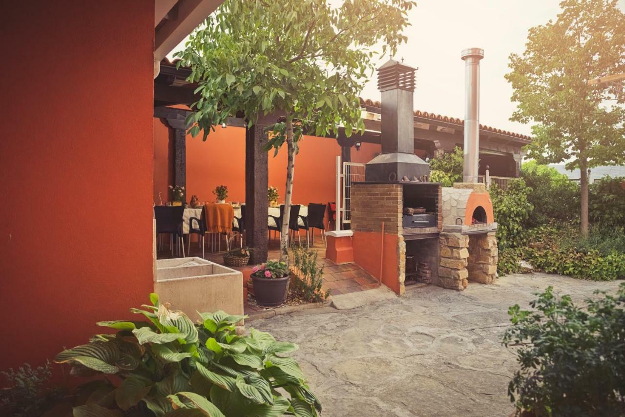 Apartamento 2 4/6 Pax Casa Rural El Sauce. A 2,5 Km De Cuenca Capital Ноалес Экстерьер фото